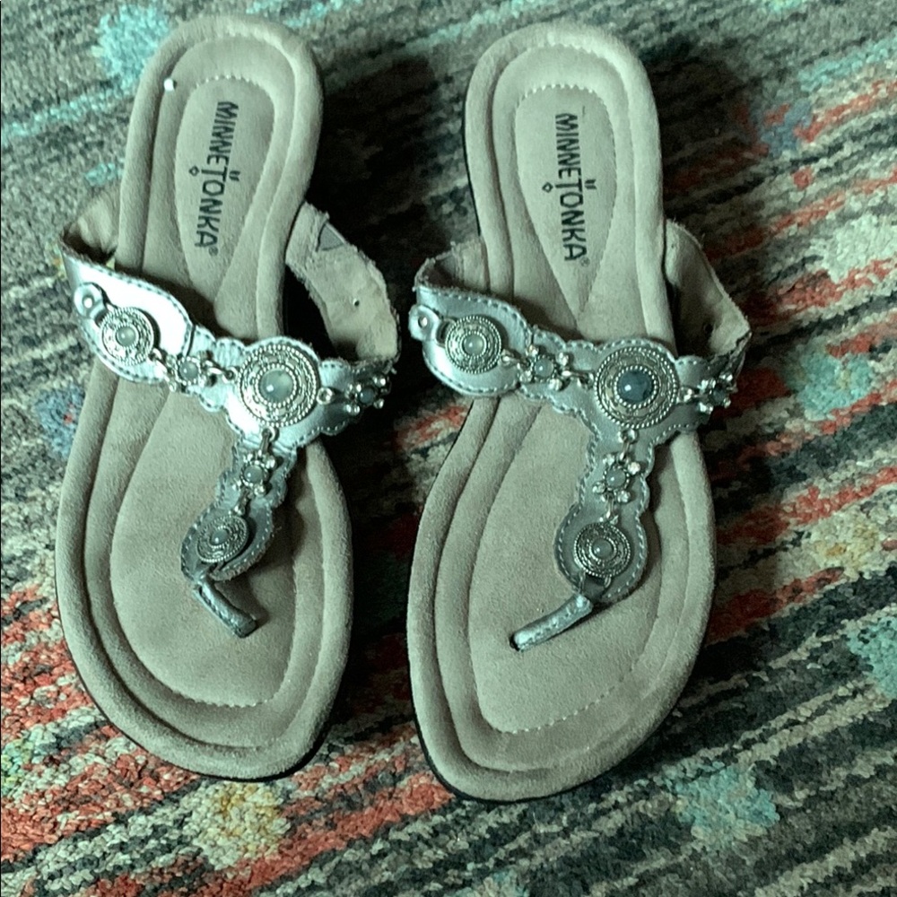 Minnetonka Women's Metallic Sandals